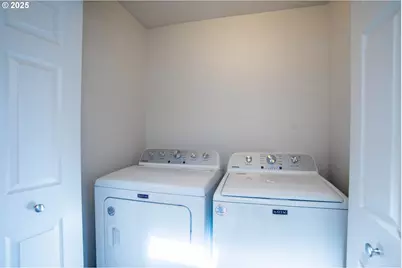 9809 N Exeter Ave, Portland, OR 97203 - Photo 24