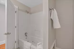 3762 N Melrose Dr, Portland, OR 97227 - Photo 14