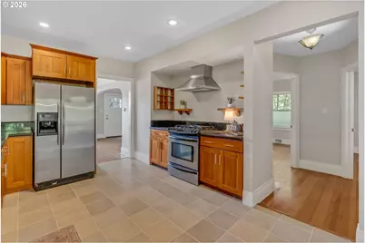 3762 N Melrose Dr, Portland, OR 97227 - Photo 8
