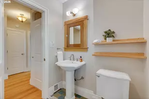 3762 N Melrose Dr, Portland, OR 97227 - Photo 18