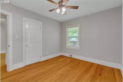 3762 N Melrose Dr, Portland, OR 97227 - Photo 16