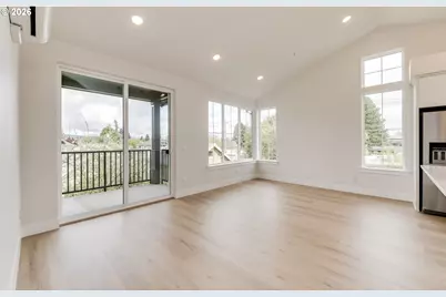 4785 N Albina Ave, Portland, OR 97217 - Photo 2