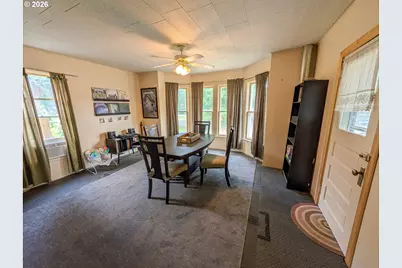 2104 1st St, La Grande, OR 97850 - Photo 6