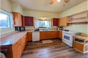 2104 1st St, La Grande, OR 97850 - Photo 4