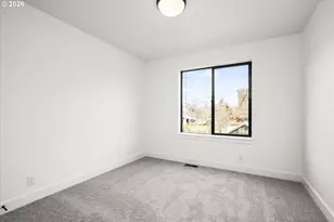 870 W 25th Ave, Eugene, OR 97405 - Photo 26