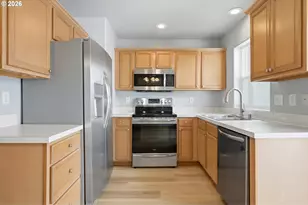 400 SE 2nd St, Troutdale, OR 97060 - Photo 10