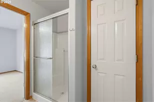 400 SE 2nd St, Troutdale, OR 97060 - Photo 18