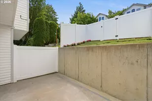 400 SE 2nd St, Troutdale, OR 97060 - Photo 28