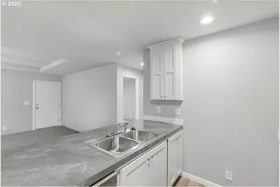 20815 Walnut St, Aurora, OR 97002 - Photo 10