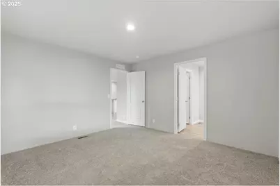 20815 Walnut St, Aurora, OR 97002 - Photo 18