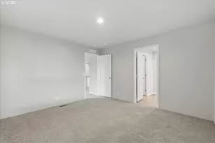 20815 Walnut St, Aurora, OR 97002 - Photo 18