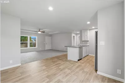 20815 Walnut St, Aurora, OR 97002 - Photo 8