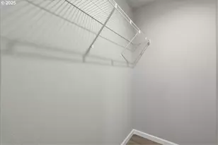 20815 Walnut St, Aurora, OR 97002 - Photo 24