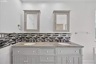 881 N 28th Ave, Cornelius, OR 97113 - Photo 26