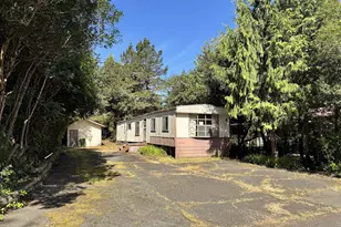 1600 Rhododendron Dr, Florence, OR 97439 - Photo 2