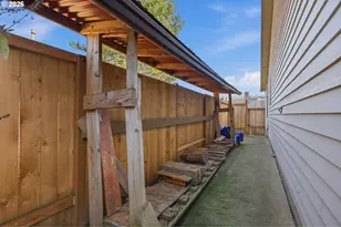 21858 SW Regal Ct, Beaverton, OR 97003 - Photo 28