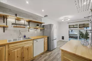 21858 SW Regal Ct, Beaverton, OR 97003 - Photo 10