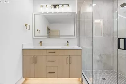 437 NE Fargo St, Portland, OR 97212 - Photo 8