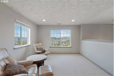 1548 NE Rocky Ridge Dr, Roseburg, OR 97470 - Photo 32