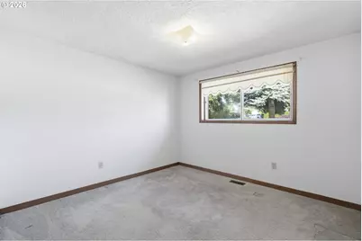 19389 Molalla Ave, Oregon City, OR 97045 - Photo 16