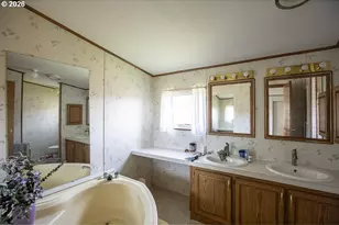 313 12th St, La Grande, OR 97850 - Photo 6