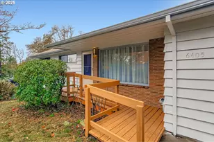 6405 SW Radcliffe St, Portland, OR 97219 - Photo 2