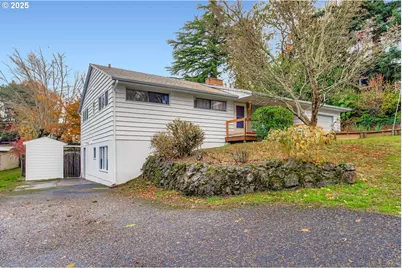 6405 SW Radcliffe St, Portland, OR 97219 - Photo 1