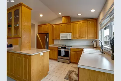 2083 NW Willamette Dr, McMinnville, OR 97128 - Photo 10