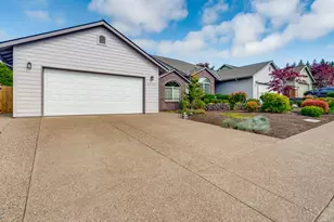2083 NW Willamette Dr, McMinnville, OR 97128 - Photo 2