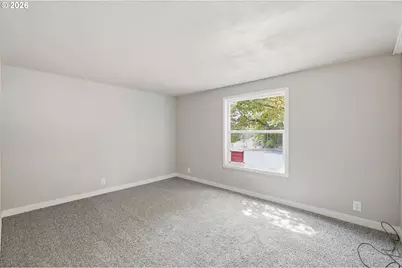 386 Lochaven Ave, Springfield, OR 97477 - Photo 28