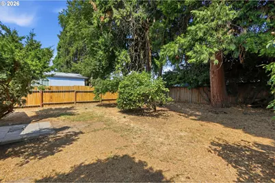 386 Lochaven Ave, Springfield, OR 97477 - Photo 38