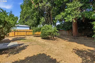 386 Lochaven Ave, Springfield, OR 97477 - Photo 38