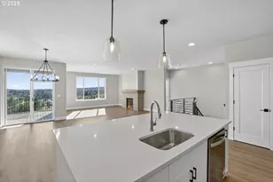 12130 SW Turnagain Dr, Tigard, OR 97224 - Photo 8