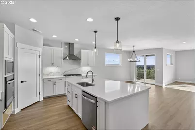 12130 SW Turnagain Dr, Tigard, OR 97224 - Photo 6