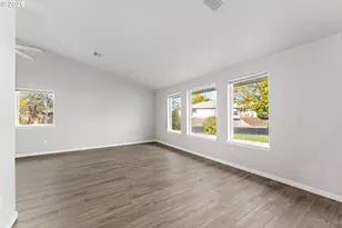 468 Merlee Cir, Eagle Point, OR 97524 - Photo 4