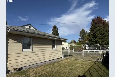 360 N 13th Ave, Elgin, OR 97827 - Photo 8