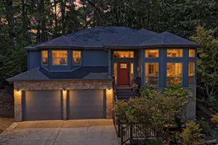 1894 W 27th Pl, Eugene, OR 97405 - Photo 2