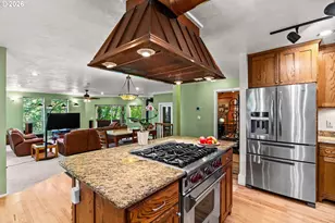 785 E 44th Ave, Eugene, OR 97405 - Photo 10
