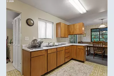 4510 Mapleton Dr, West Linn, OR 97068 - Photo 6