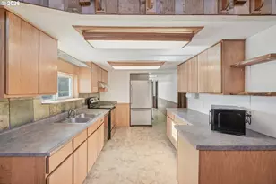 20205 NW Clark Ave, Portland, OR 97231 - Photo 10