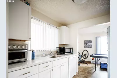 340 S Locust St, Canby, OR 97013 - Photo 12