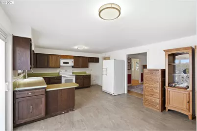 1719 Division St, Oregon City, OR 97045 - Photo 10