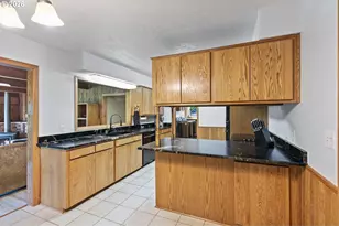 1295 Betty Ln, Eugene, OR 97404 - Photo 4