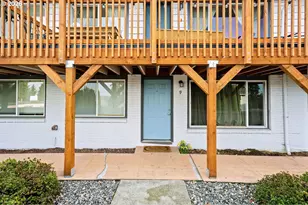 2102 NW Kelly Dr, Vancouver, WA 98665 - Photo 2