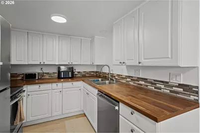 2102 NW Kelly Dr #9, Vancouver, WA 98665 - Photo 8