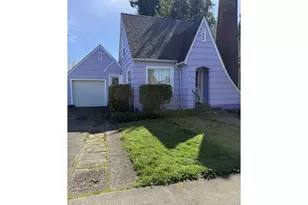 493 Park St, Lebanon, OR 97355 - Photo 1