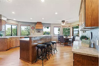 7823 SE 140th Dr, Portland, OR 97236 - Photo 8