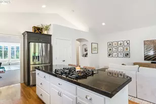 909 NW 22nd Ave, Camas, WA 98607 - Photo 16