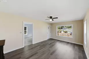 1391 Central Ave, Coos Bay, OR 97420 - Photo 8