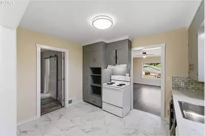 1391 Central Ave, Coos Bay, OR 97420 - Photo 12